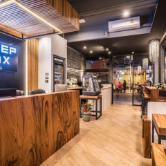 Отель Sleep Box Patong гостиничный бар