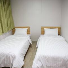 Moons Hostel комната для гостей фото 3