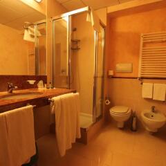 Residence Golf Hotel Опера ванная