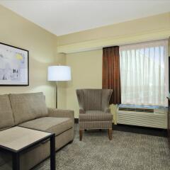 Отель Hampton Inn & Suites Columbus - Downtown комната для гостей фото 3