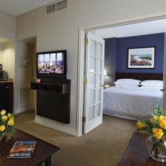 Отель Sheraton Columbus Suites Колумбус комната для гостей фото 4