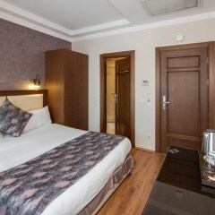 Aristocrat Hotel комната для гостей