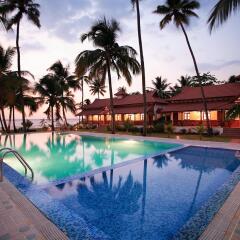 Отель Coco Bay Resort бассейн
