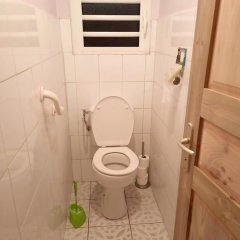 House with 3 Bedrooms in Saint-Leu, with Wonderful Sea View, Furnished Garden And Wifi - 8 Km From the Beach in Saint-Leu, France from 156$, photos, reviews - zenhotels.com bathroom