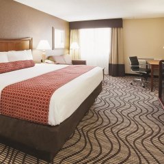 La Quinta Inn & Suites by Wyndham Minneapolis-Minnetonka in Minnetonka, United States of America from 123$, photos, reviews - zenhotels.com guestroom photo 3