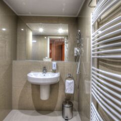 Отель Anna Hotel Budapest Венгрия, Будапешт - отзывы, цены и фото номеров - забронировать отель Anna Hotel Budapest онлайн ванная