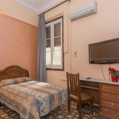 Отель Hostal Girona Испания, Барселона - отзывы, цены и фото номеров - забронировать отель Hostal Girona онлайн комната для гостей фото 5
