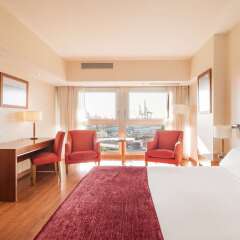 Hotel ILUNION Malaga комната для гостей