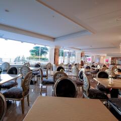 Отель LK Emerald Beach гостиничный бар