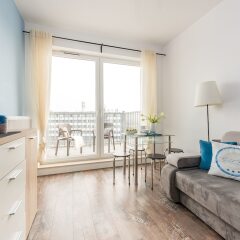 Апартаменты P&O Apartments Okecie комната для гостей фото 3