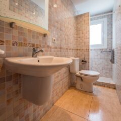 Отель Apartaments AR Borodin Испания, Льорет-де-Мар - отзывы, цены и фото номеров - забронировать отель Apartaments AR Borodin онлайн ванная фото 2