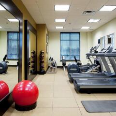 Отель Hilton Garden Inn Seattle Bothell фитнесс-зал