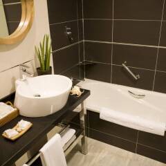 HYDROS Hotel & Spa ванная