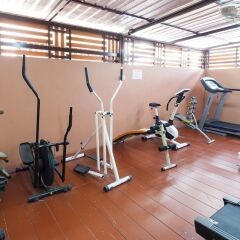 Zen Rooms Rama 3 - Hostel Бангкок фитнесс-зал
