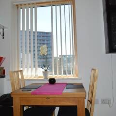 Апартаменты 2 Bedroom Apartment With Balcony Overlooking River питание