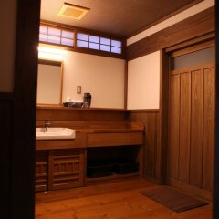 Отель Ryokan Wakaba Япония, Минамиогуни - отзывы, цены и фото номеров - забронировать отель Ryokan Wakaba онлайн удобства в номере