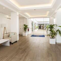 Отель Globales Apartamentos Lord Nelson Эс-Мигхорн-Гран интерьер отеля