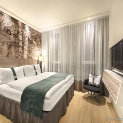 Отель Holiday Inn Berlin-Alexanderplatz Германия, Берлин - 10 отзывов об отеле, цены и фото номеров - забронировать отель Holiday Inn Berlin-Alexanderplatz онлайн комната для гостей фото 4