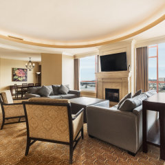 Отель River Rock Casino Resort & The Hotel Канада, Ричмонд - отзывы, цены и фото номеров - забронировать отель River Rock Casino Resort & The Hotel онлайн комната для гостей фото 3