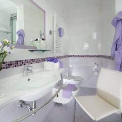 Aqua Hotel Римини ванная