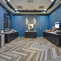 Отель Hampton Inn & Suites Los Angeles Burbank Airport Лос-Анджелес сауна