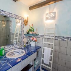 Отель Casa Hibiscus Джардини Наксос ванная