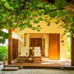 Отель Reethi Faru Resort спа