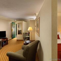 Отель Royal Scot Hotel & Suites Канада, Виктория - отзывы, цены и фото номеров - забронировать отель Royal Scot Hotel & Suites онлайн комната для гостей