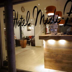 Hotel Midi-Zuid гостиничный бар
