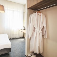 Honey bridge Hotel Калининград комната для гостей фото 4
