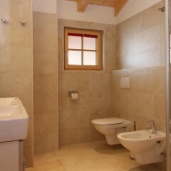 Отель Avenida Panorama Chalets by Alpin Rentals Австрия, Пизендорф - отзывы, цены и фото номеров - забронировать отель Avenida Panorama Chalets by Alpin Rentals онлайн ванная