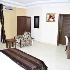 Отель Residency Hotel Enugu Нигерия, Энугу - отзывы, цены и фото номеров - забронировать отель Residency Hotel Enugu онлайн удобства в номере