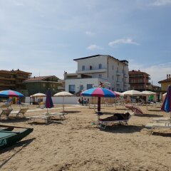 Отель You & Me Beach Hotel Италия, Римини - отзывы, цены и фото номеров - забронировать отель You & Me Beach Hotel онлайн пляж