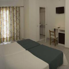 Отель Hostal Valencia комната для гостей фото 3