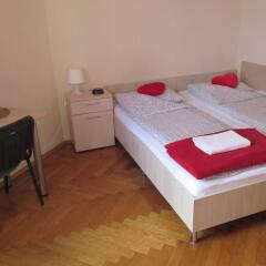 Отель Hostel Euro-Room Польша, Краков - отзывы, цены и фото номеров - забронировать отель Hostel Euro-Room онлайн сейф в номере