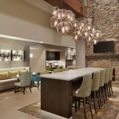 Отель Hampton Inn & Suites Springdale гостиничный бар