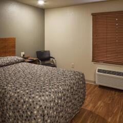 Отель WoodSpring Suites Columbus North I-270 США, Колумбус - отзывы, цены и фото номеров - забронировать отель WoodSpring Suites Columbus North I-270 онлайн сейф в номере