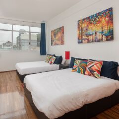 Апартаменты Luxury Balcony Apartments - FREE Parking & Netflix - Family Friendly Мехико комната для гостей фото 5