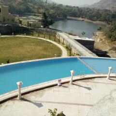 Отель Ramada Resort Kumbhalgarh бассейн