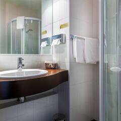 Отель Citotel Alcyon Франция, Ла Боль Ескоблак - отзывы, цены и фото номеров - забронировать отель Citotel Alcyon онлайн ванная