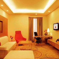 Отель The Metropolitan Hotel and Spa New Delhi Индия, Нью-Дели - отзывы, цены и фото номеров - забронировать отель The Metropolitan Hotel and Spa New Delhi онлайн комната для гостей фото 2