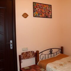 Отель Three Jugs B&B Армения, Ереван - 1 отзыв об отеле, цены и фото номеров - забронировать отель Three Jugs B&B онлайн сейф в номере