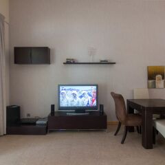 Отель One Perfect Stay - 2BR at Al Dabas удобства в номере