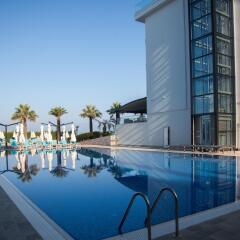Premium Beach Hotel бассейн фото 3
