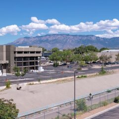 Отель Hampton Inn Albuquerque - University Midtown парковка