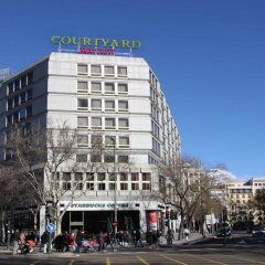 Отель Courtyard by Marriott Madrid Princesa городской автобус