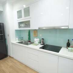 Апартаменты Bayhomes Times City Serviced Apartment в номере