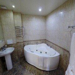 Отель House of Moscow Абхазия, Сухум - отзывы, цены и фото номеров - забронировать отель House of Moscow онлайн ванная фото 3