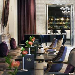 Отель The Waldorf Hilton гостиничный бар