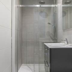 Отель Zurriola Suites 2 by Forever Rentals Испания, Сан-Себастьян - отзывы, цены и фото номеров - забронировать отель Zurriola Suites 2 by Forever Rentals онлайн ванная фото 2